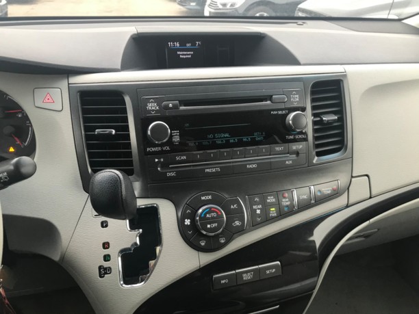 Toyota Sienna III (XL30), 7 мест, 2013 г.