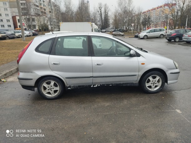 Nissan Almera Tino, 2001 г.