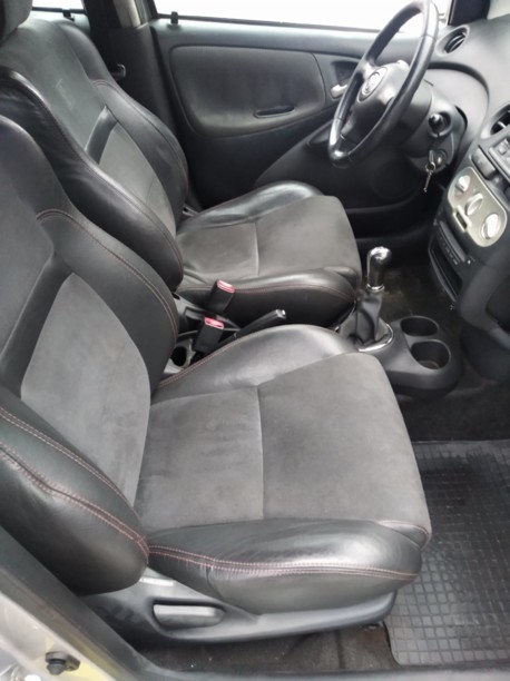 Toyota Yaris I (P1) · Рестайлинг, 2005 г.