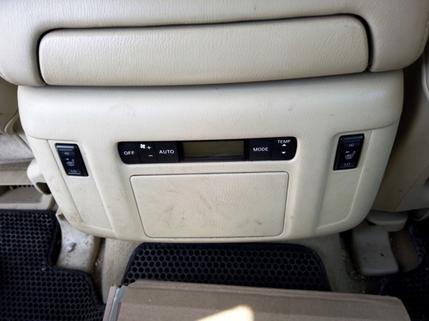 Infiniti QX56 II, 7 мест, 2010 г.