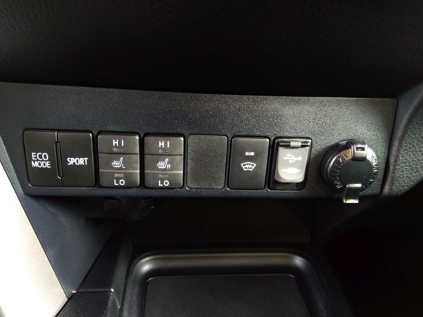 Toyota RAV4 IV (XA40) · Рестайлинг, 5 мест, 2016 г.