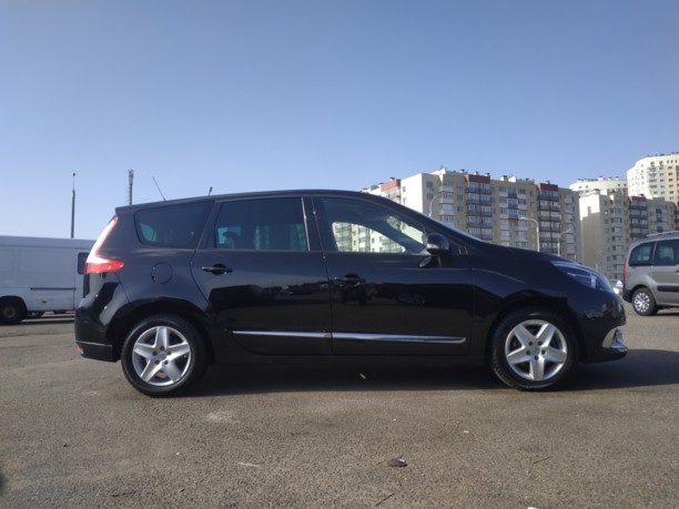 Renault Grand Scenic III · 2-й рестайлинг, 7 мест, 2016 г.