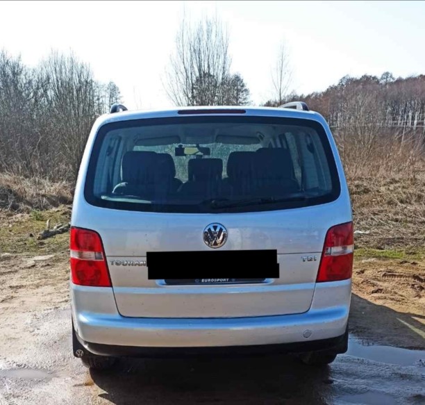 Volkswagen Touran I, 7 мест, 2003 г.