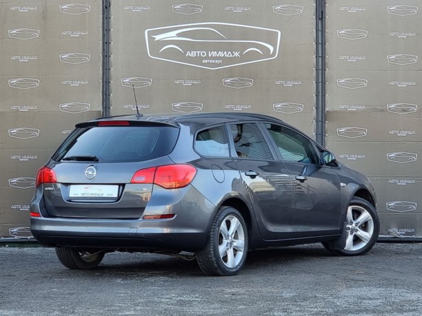 Opel Astra J, 2011 г.