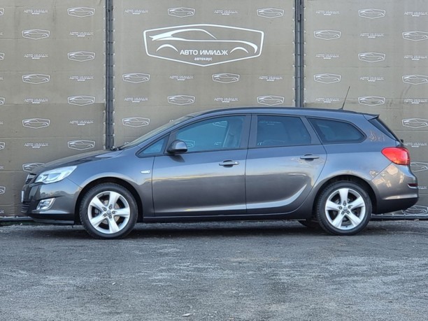 Opel Astra J, 2011 г.