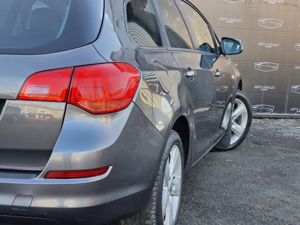 Opel Astra J, 2011 г.