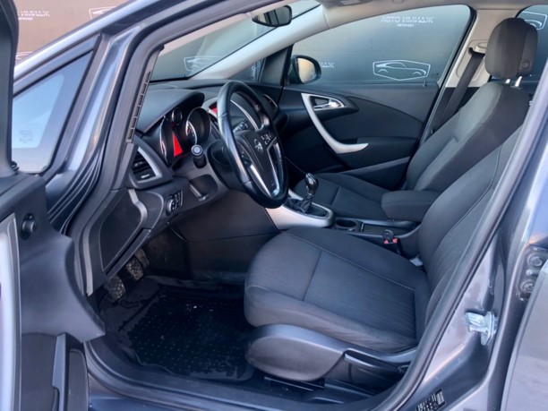 Opel Astra J, 2011 г.