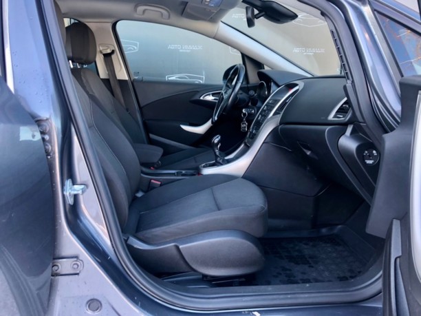 Opel Astra J, 2011 г.