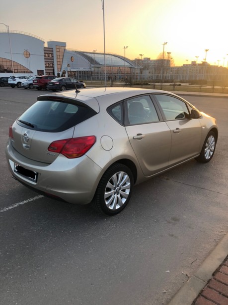 Opel Astra J, 2011 г.