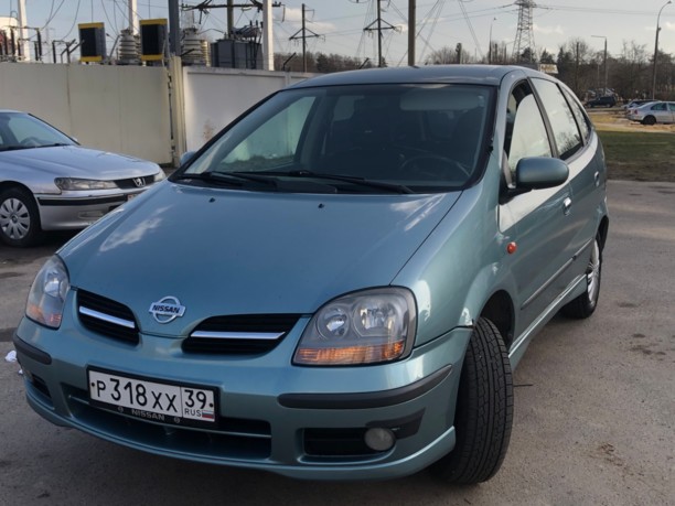 Nissan Almera Tino, 2001 г.