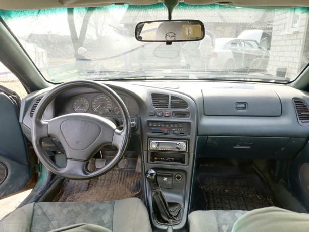 Mazda 323F, 1998 г.