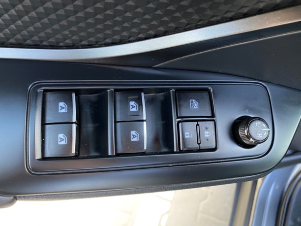 Toyota C-HR, 2017 г.