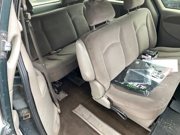 Chrysler Town and Country IV, 7 мест, 2002 г.