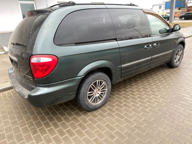 Chrysler Town and Country IV, 7 мест, 2002 г.