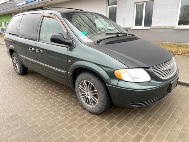 Chrysler Town and Country IV, 7 мест, 2002 г.