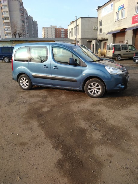 Citroen Berlingo II, 5 мест, 2009 г.