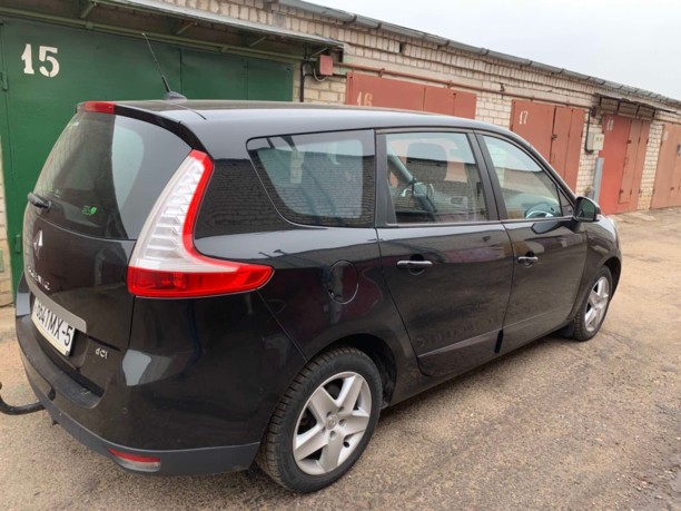 Renault Grand Scenic III · 2-й рестайлинг, 7 мест, 2013 г.
