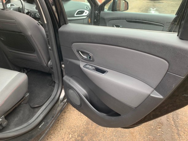 Renault Grand Scenic III · 2-й рестайлинг, 7 мест, 2013 г.