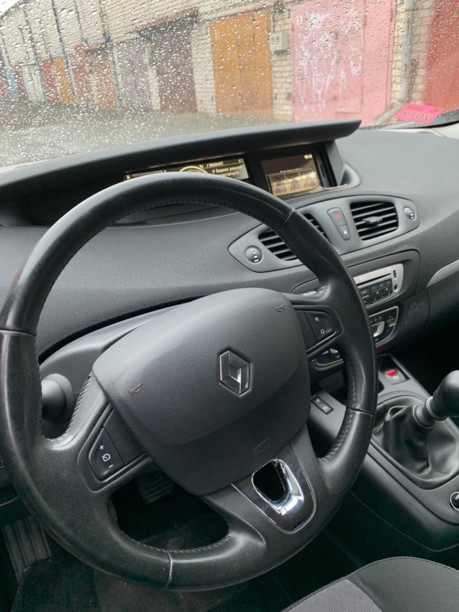 Renault Grand Scenic III · 2-й рестайлинг, 7 мест, 2013 г.