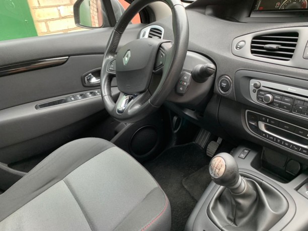 Renault Grand Scenic III · 2-й рестайлинг, 7 мест, 2013 г.