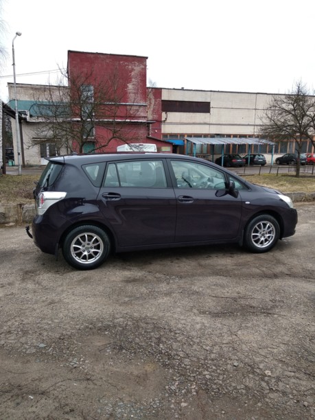 Toyota Verso I, 5 мест, 2009 г.