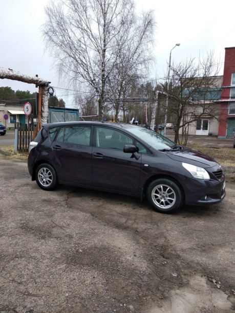 Toyota Verso I, 5 мест, 2009 г.