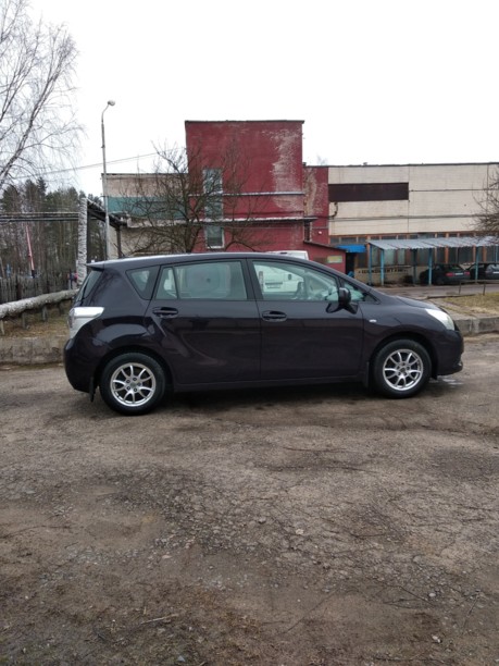 Toyota Verso I, 5 мест, 2009 г.