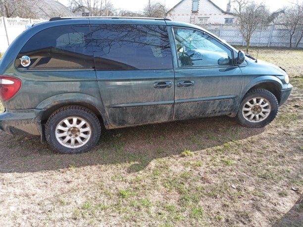 Chrysler Voyager IV, 7 мест, 2001 г.