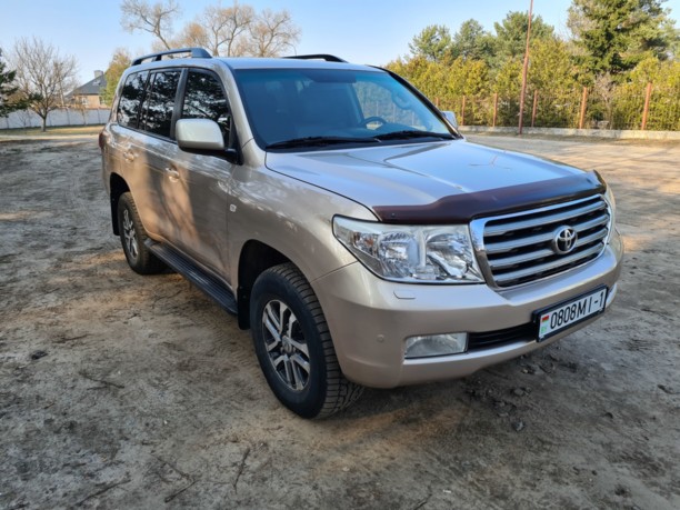 Toyota Land Cruiser J200, 5 мест, 2008 г.