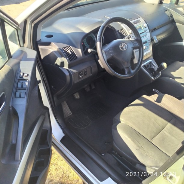 Toyota Corolla Verso II (E121), 7 мест, 2004 г.
