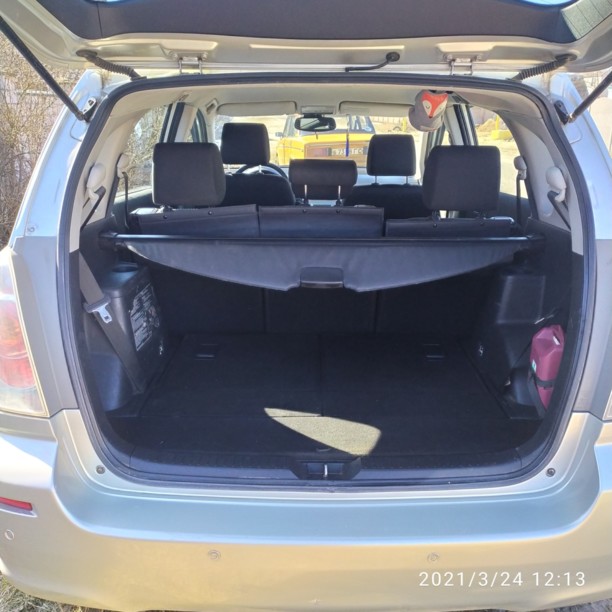 Toyota Corolla Verso II (E121), 7 мест, 2004 г.