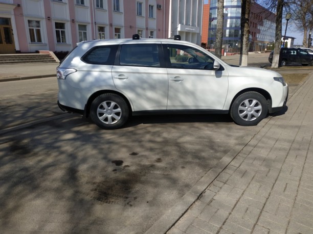 Mitsubishi Outlander III · Рестайлинг, 5 мест, 2014 г.