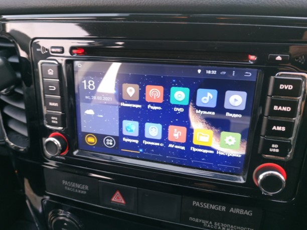 Mitsubishi Outlander III · Рестайлинг, 5 мест, 2014 г.