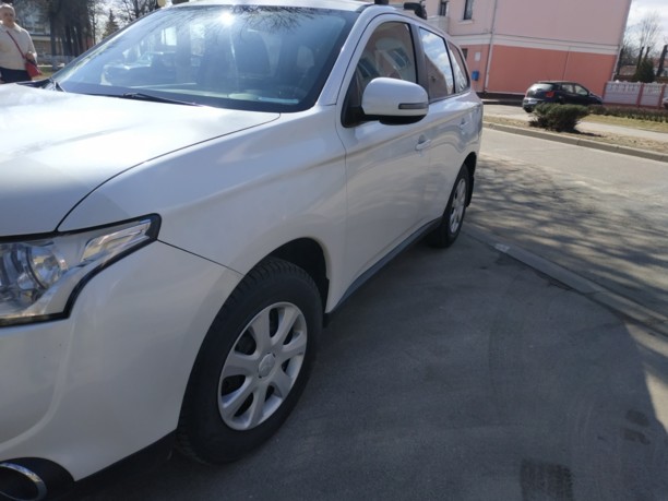 Mitsubishi Outlander III · Рестайлинг, 5 мест, 2014 г.