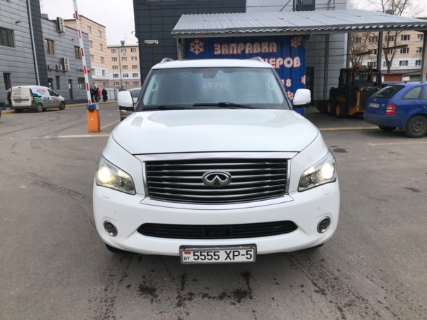 Infiniti QX56 II, 7 мест, 2010 г.