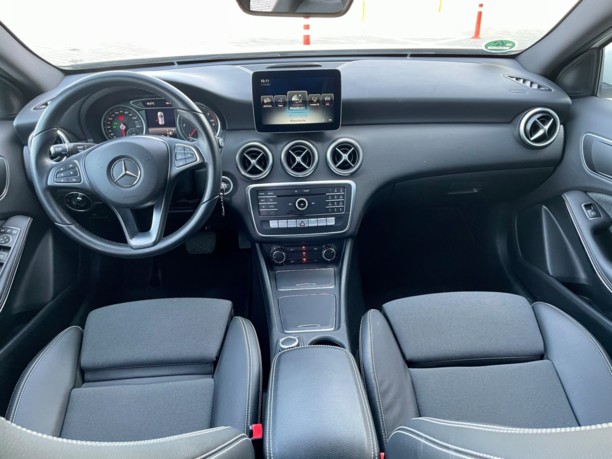 Mercedes-Benz A-Класс W176 (Рестайлинг), 2016 г.