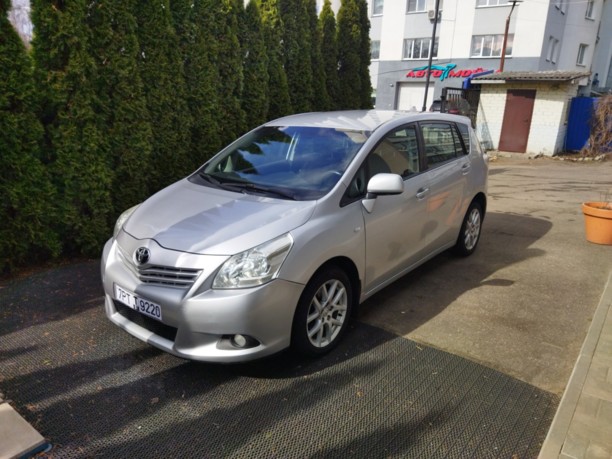 Toyota Verso I, 7 мест, 2009 г.