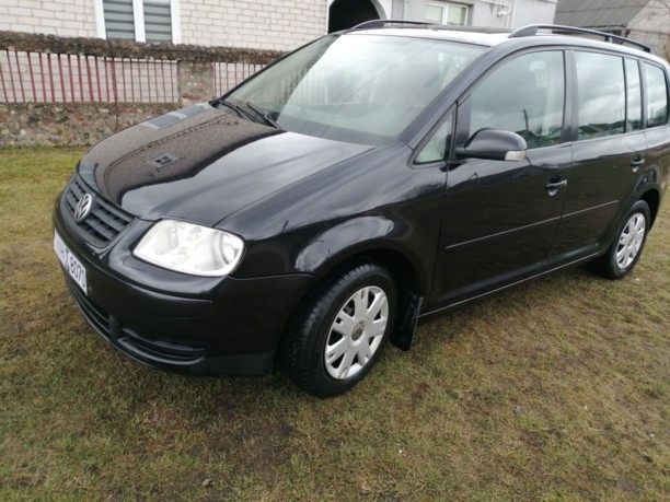 Volkswagen Touran I, 7 мест, 2004 г.