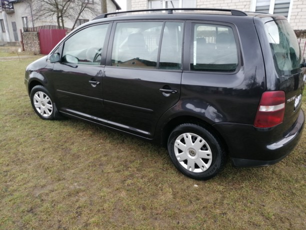 Volkswagen Touran I, 7 мест, 2004 г.