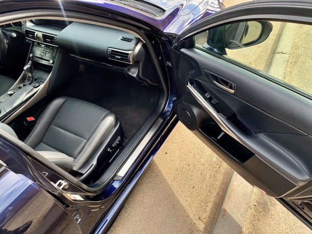 Lexus IS III · Рестайлинг, 2017 г.