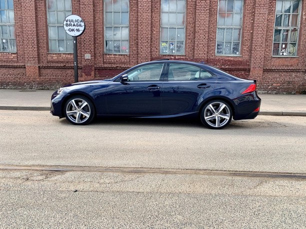 Lexus IS III · Рестайлинг, 2017 г.