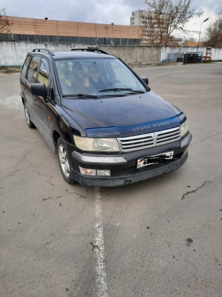 Mitsubishi Space Wagon Typ N50, 7 мест, 1999 г.