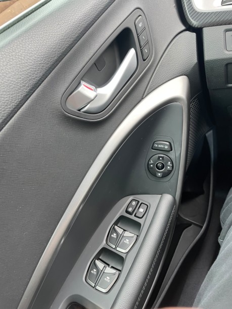 Hyundai Santa Fe DM · Рестайлинг, 5 мест, 2017 г.