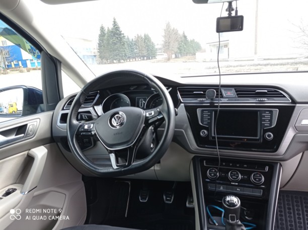 Volkswagen Touran III, 5 мест, 2016 г.