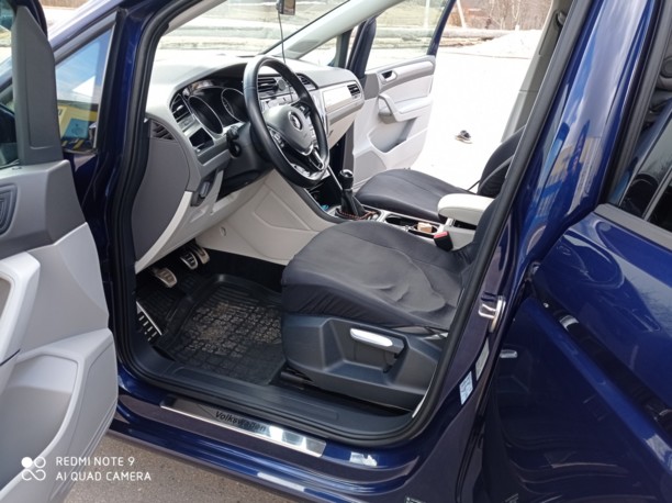 Volkswagen Touran III, 5 мест, 2016 г.