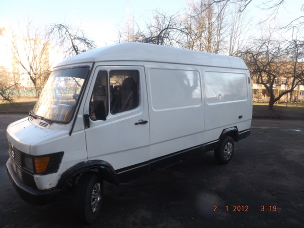 Mercedes Т1 207D - 410D 308, 1989 г.