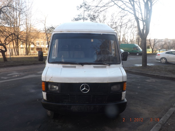 Mercedes Т1 207D - 410D 308, 1989 г.