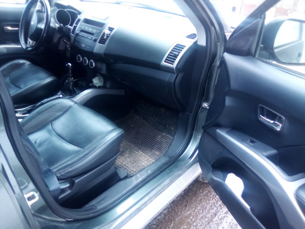 Peugeot 4007, 7 мест, 2008 г.