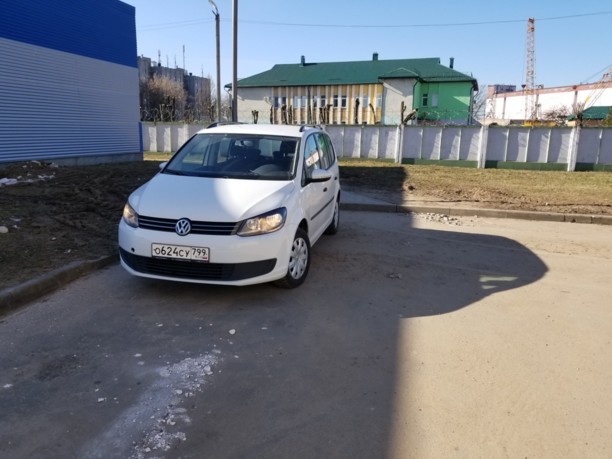 Volkswagen Touran II, 5 мест, 2014 г.