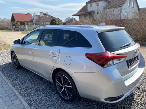 Toyota Auris II (E180) · Рестайлинг, 2017 г.